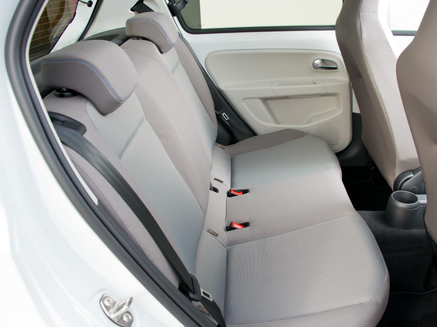  Volkswagen e-up! 2013 года  (UK) (фото 6 из 19)